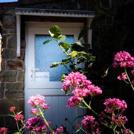 2 Bed In Whitby Oc-wa011