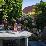 2 Bed In Whitby Oc-wa011 *